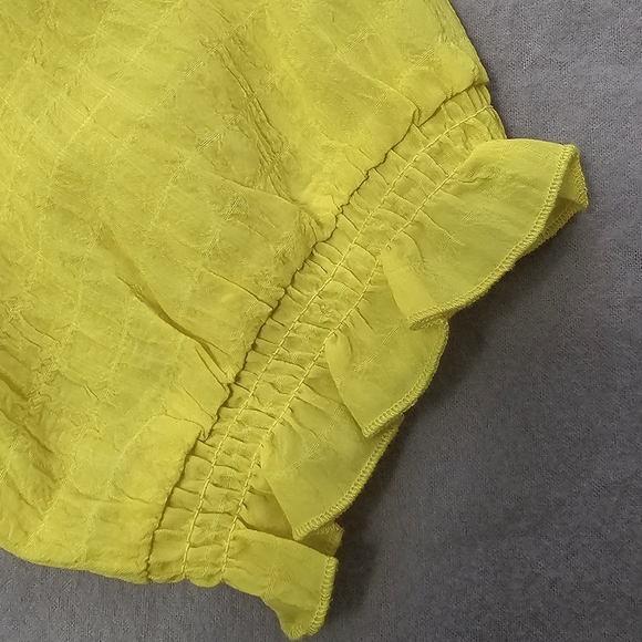 Women's size Medium Bright Spring Summer Top Yellow with Rushing - Picture 7 of 12
